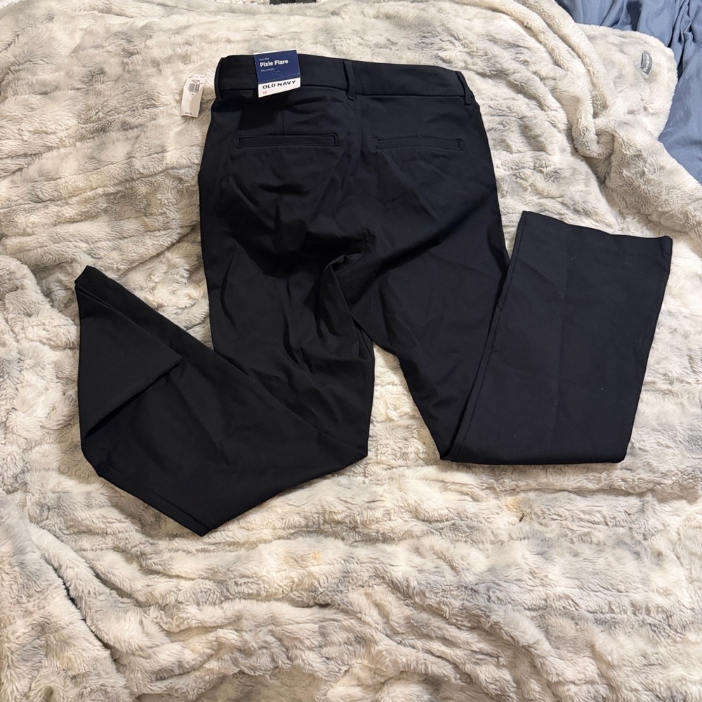Old Navy Black High-Rise Pixie Flare Pants - Picture 6 of 7